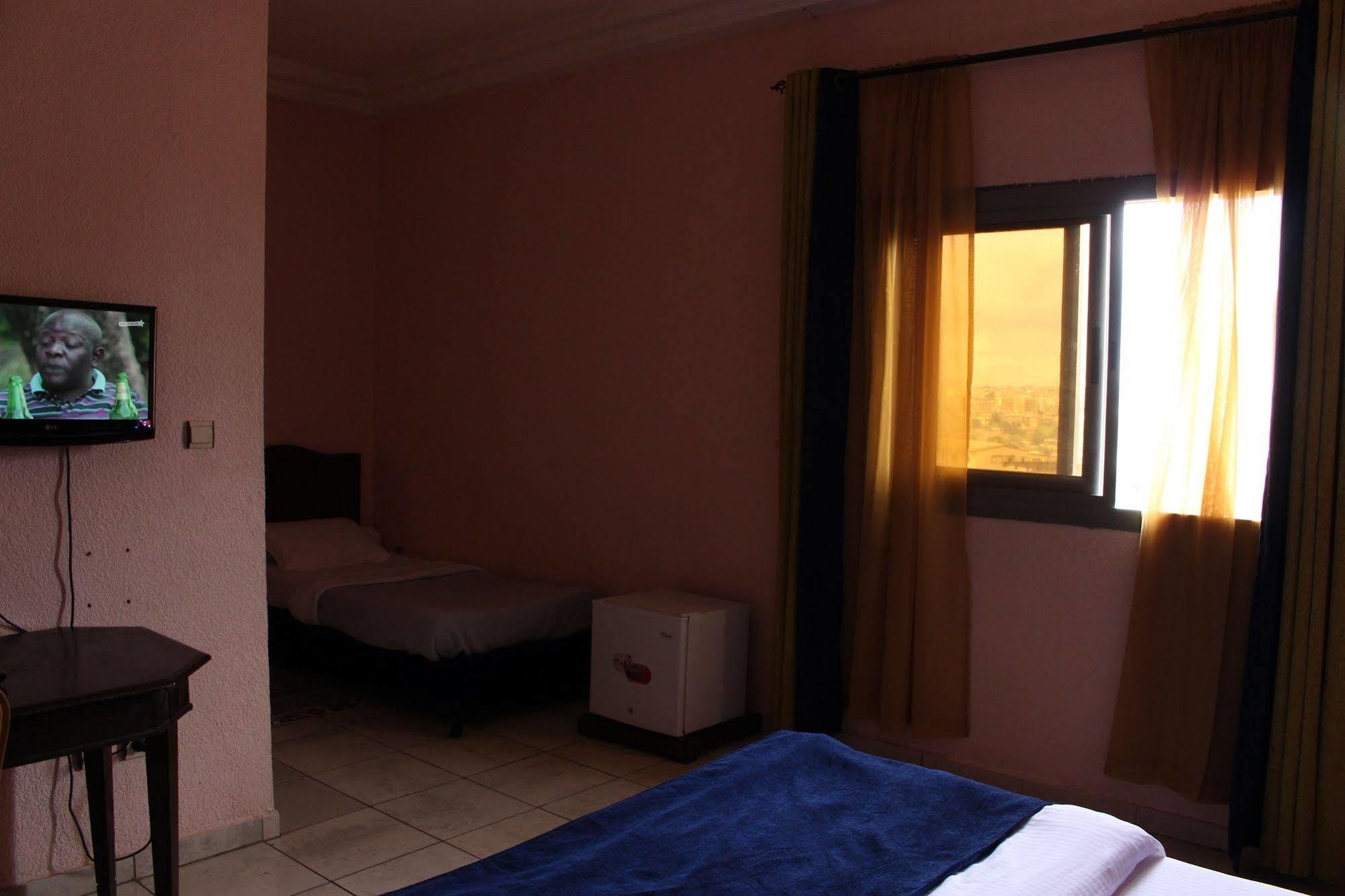 Prestige Hotel Yaoundé Exterior foto